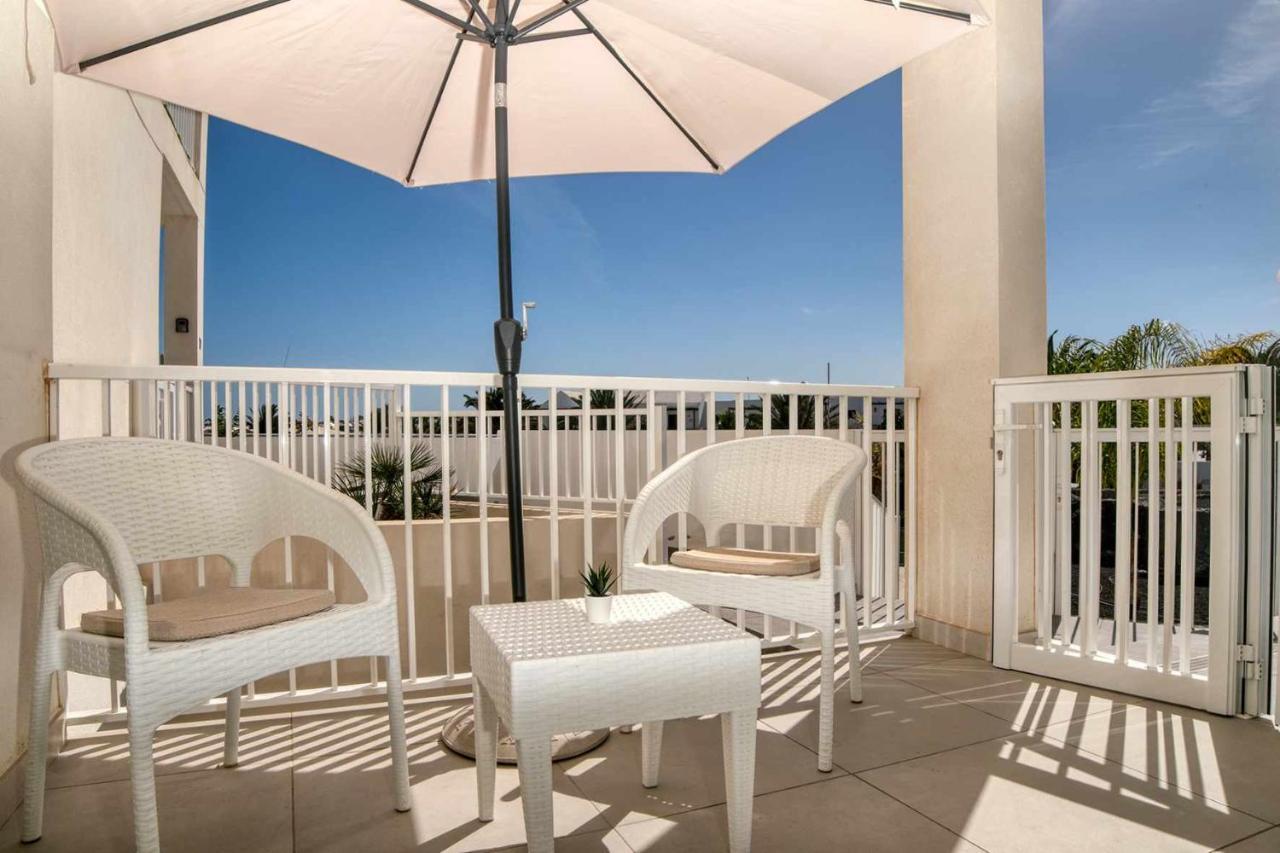 Luminosa Vivienda Vacacional Con Vista A La Piscina Costa Teguise Exteriör bild