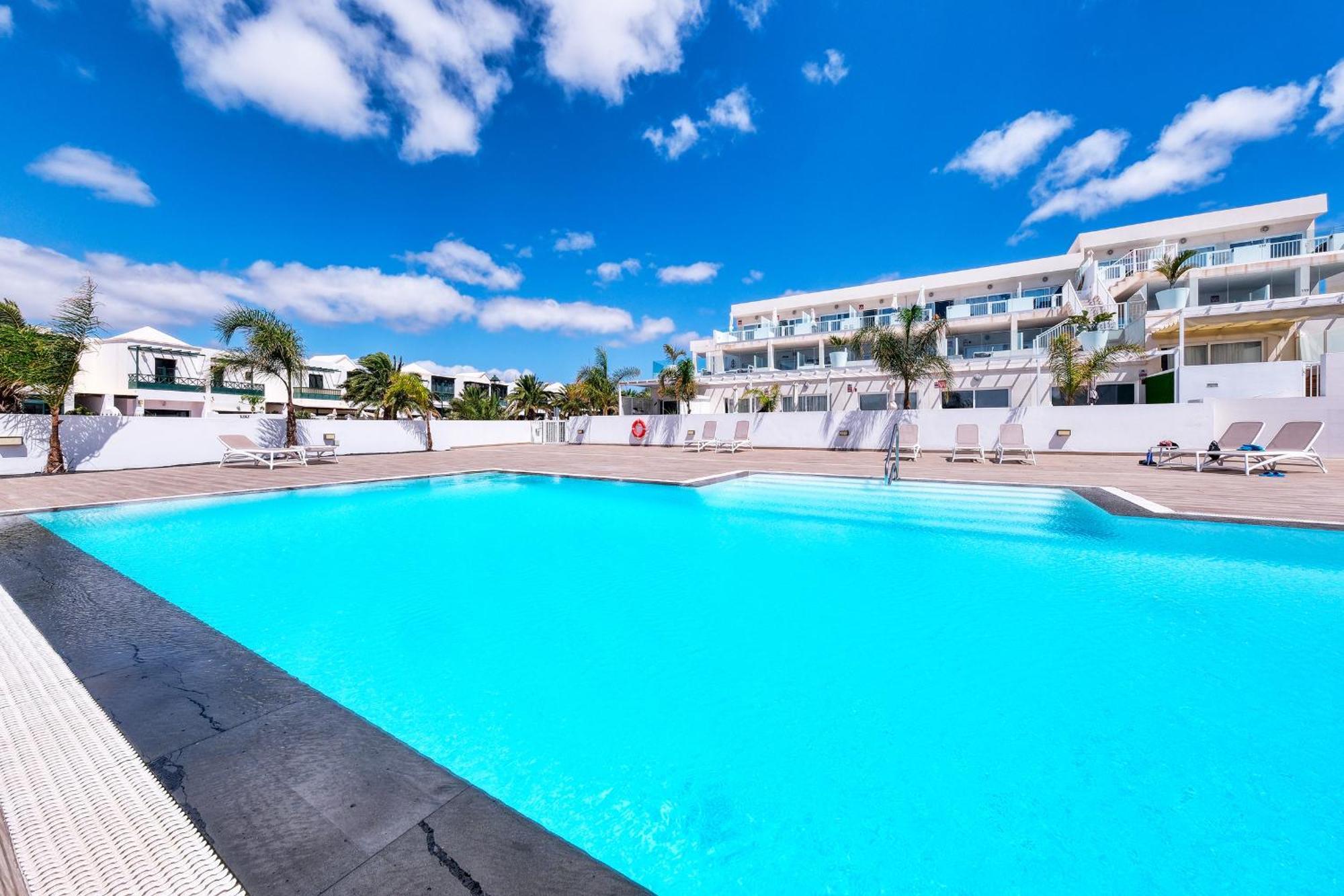 Luminosa Vivienda Vacacional Con Vista A La Piscina Costa Teguise Exteriör bild